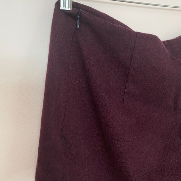 Beautiful dark burgundy skirt - Picture 3 of 5